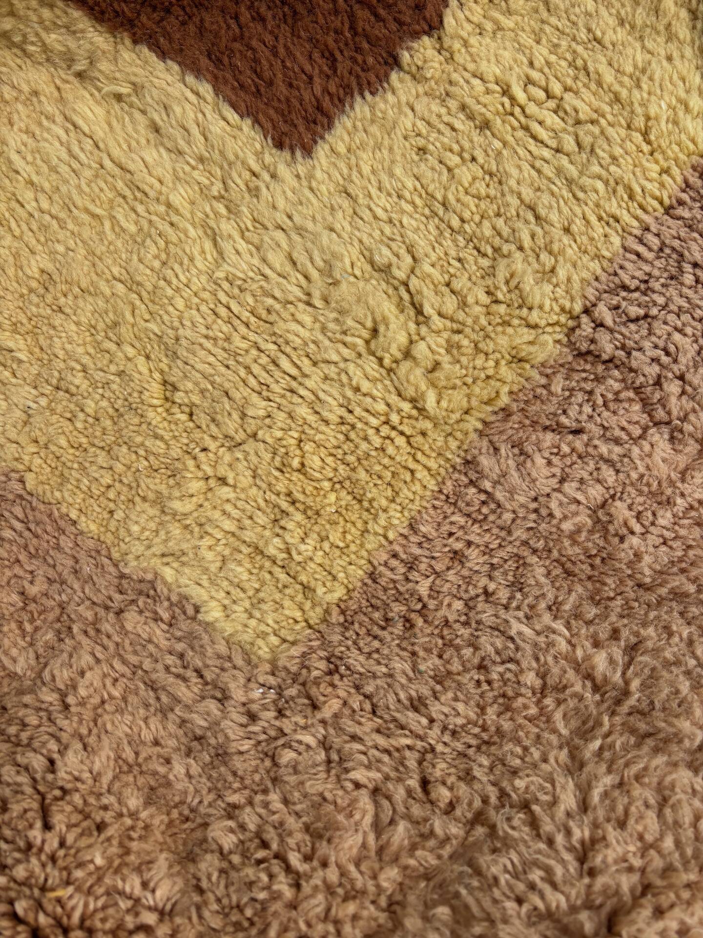 Moroccan Berber rug in wool, 210×310 cm