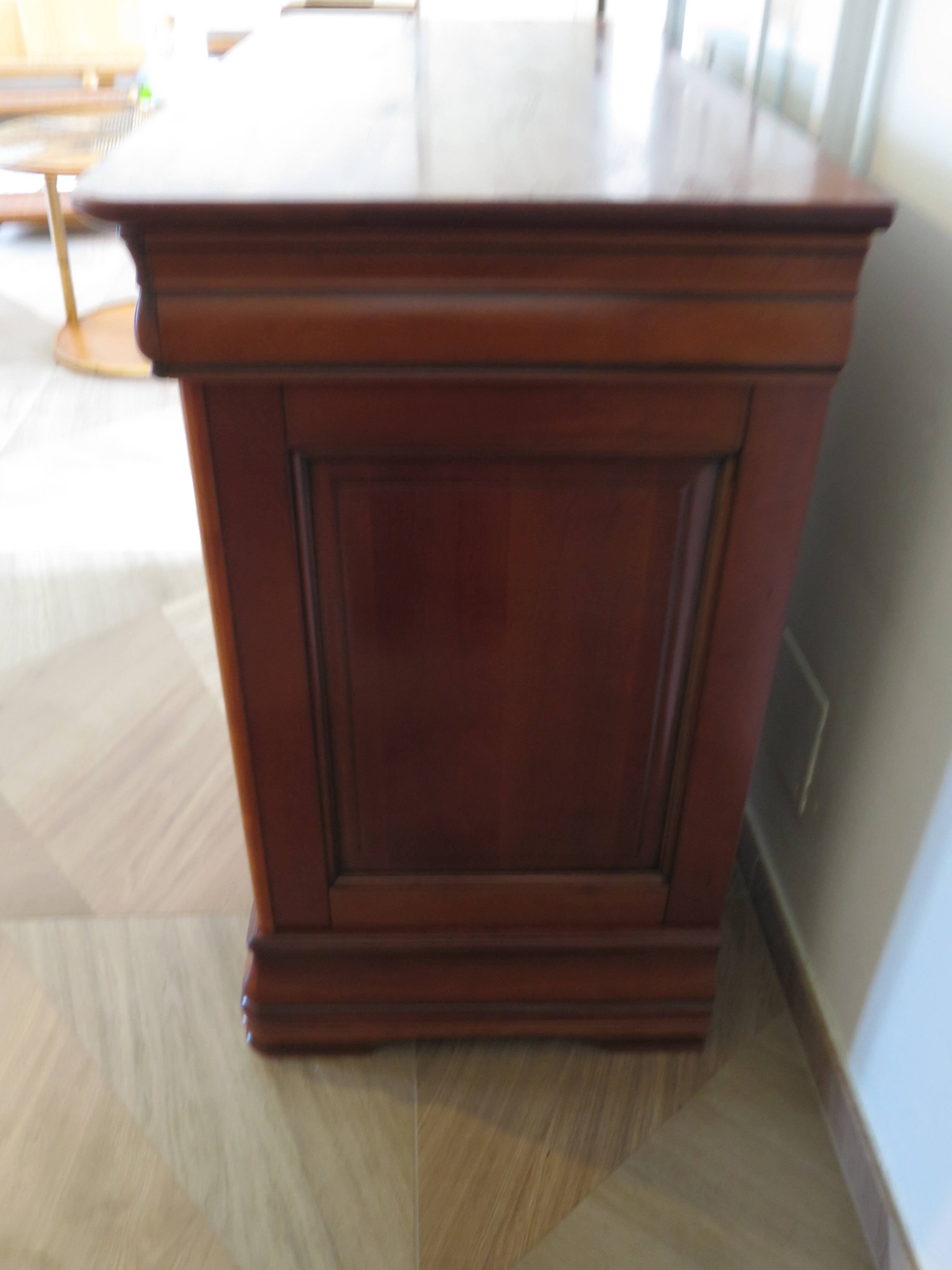 Cherrywood chest of drawers with ogee – 4 drawers – 80s – Louis Philippe style