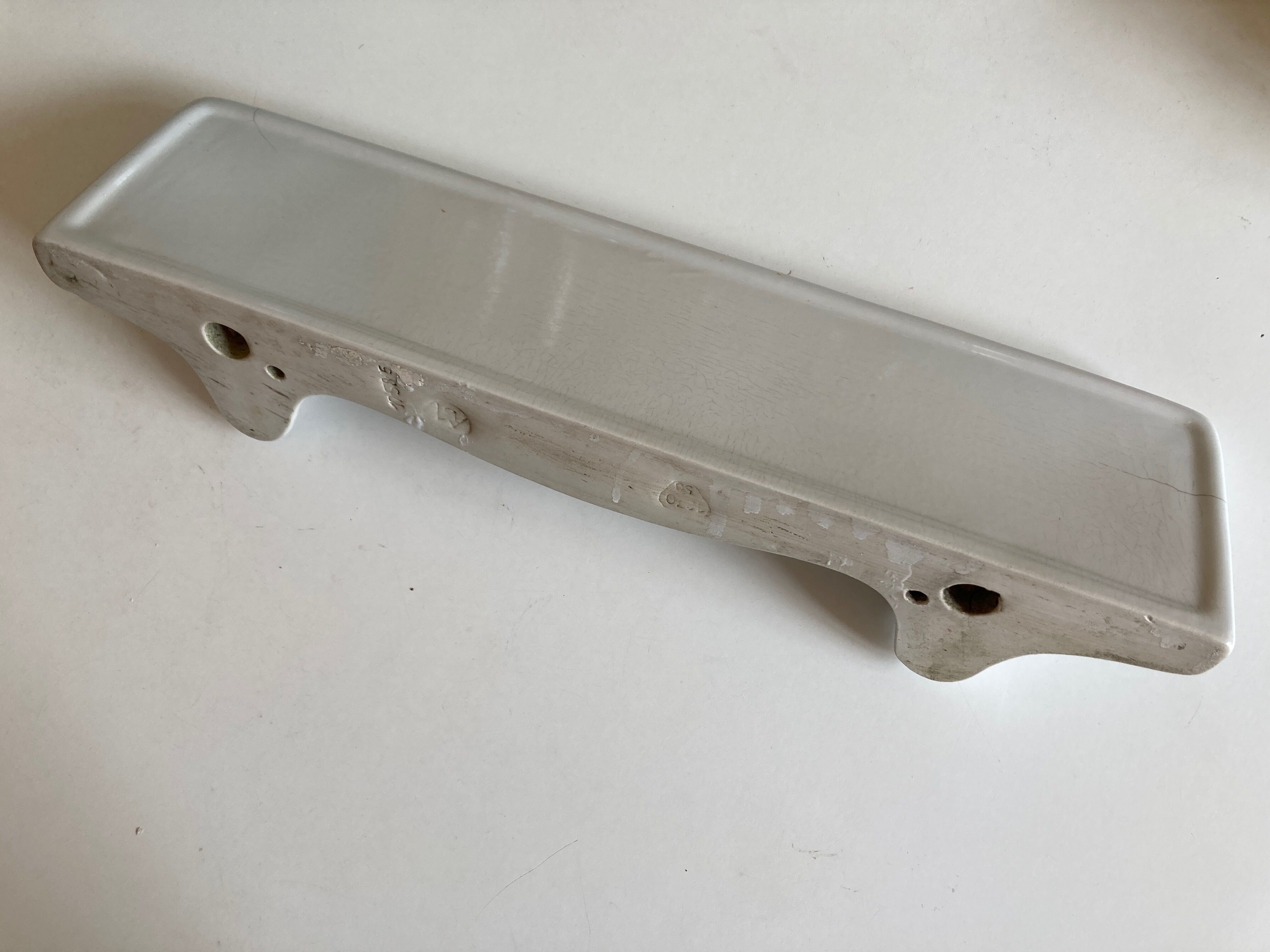 Art deco bathroom shelf shelf in white porcelain 50cm