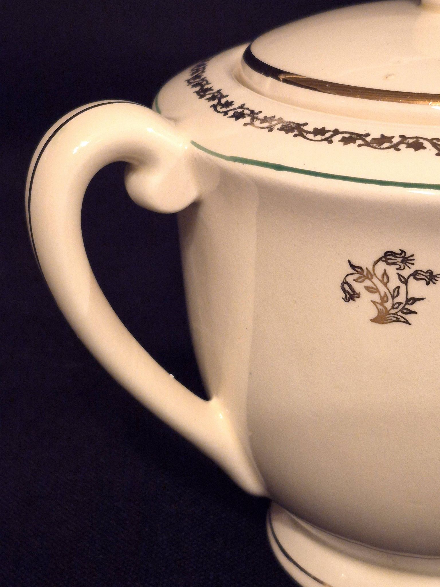 Antique sugar bowl, in Gien earthenware, Model Valence A040