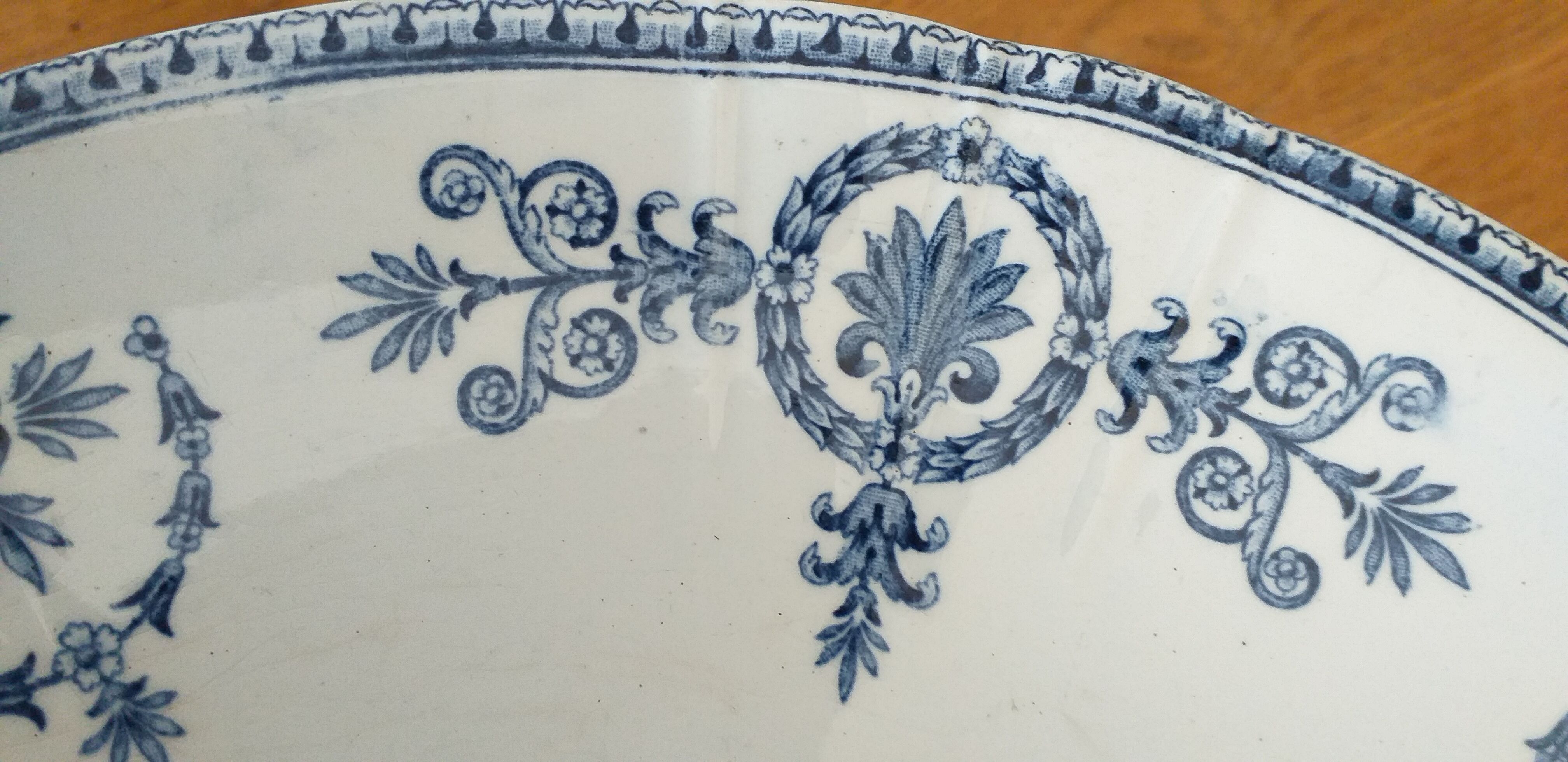 Fruit basket in opaque porcelain Terre de Fer de Gien model Malmaison