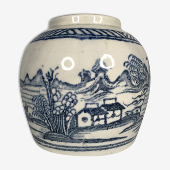Ginger pot from China to decorate the three friends of winter
