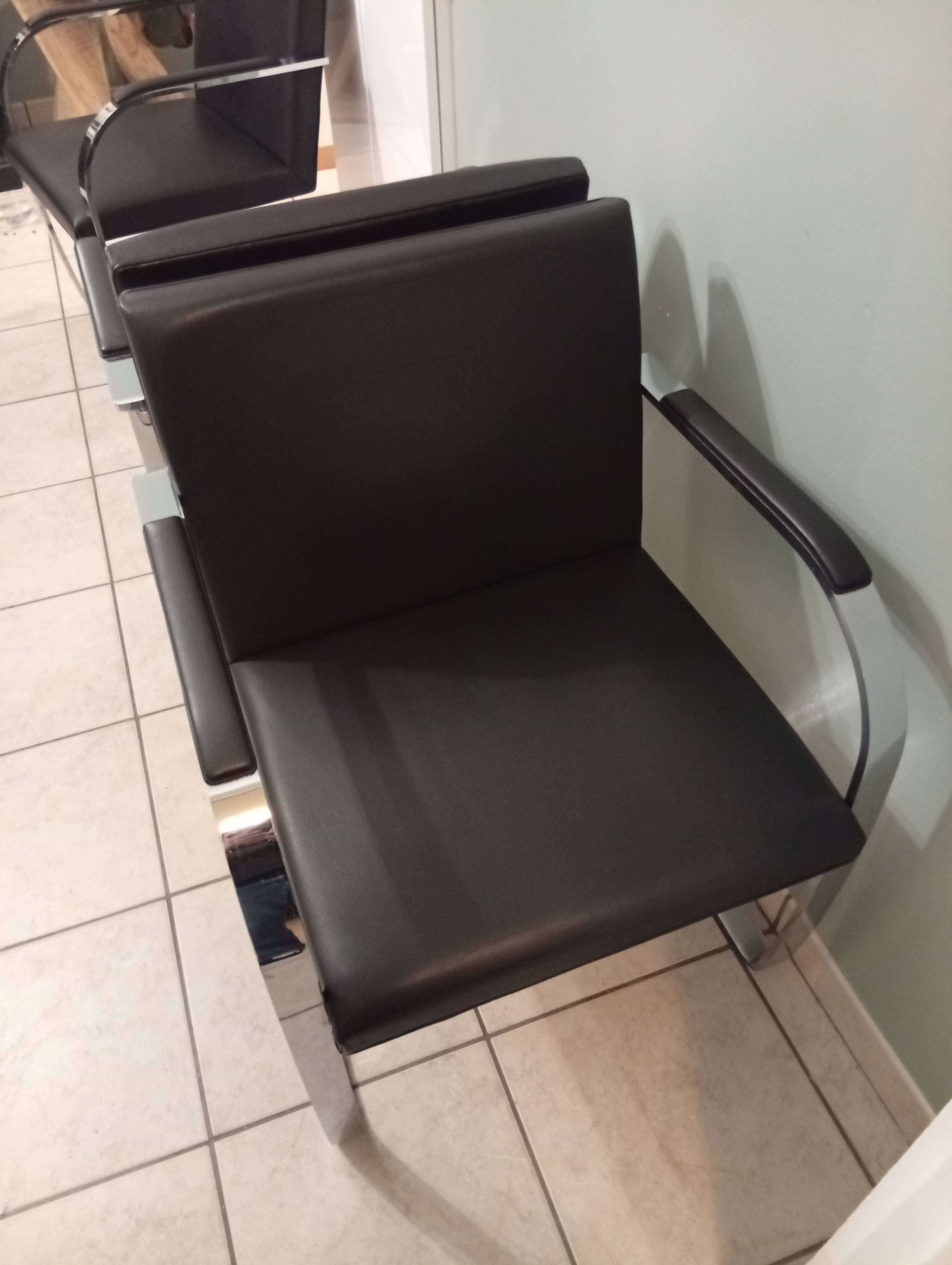 Set of 4 BRNO chairs, Mies Van Der Rohe, Knoll lot