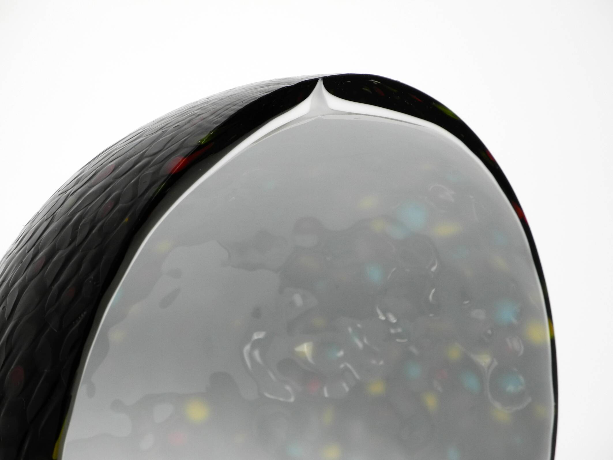 Pair of large 1980s Italian table lamps made of colorful multi-layer Murano