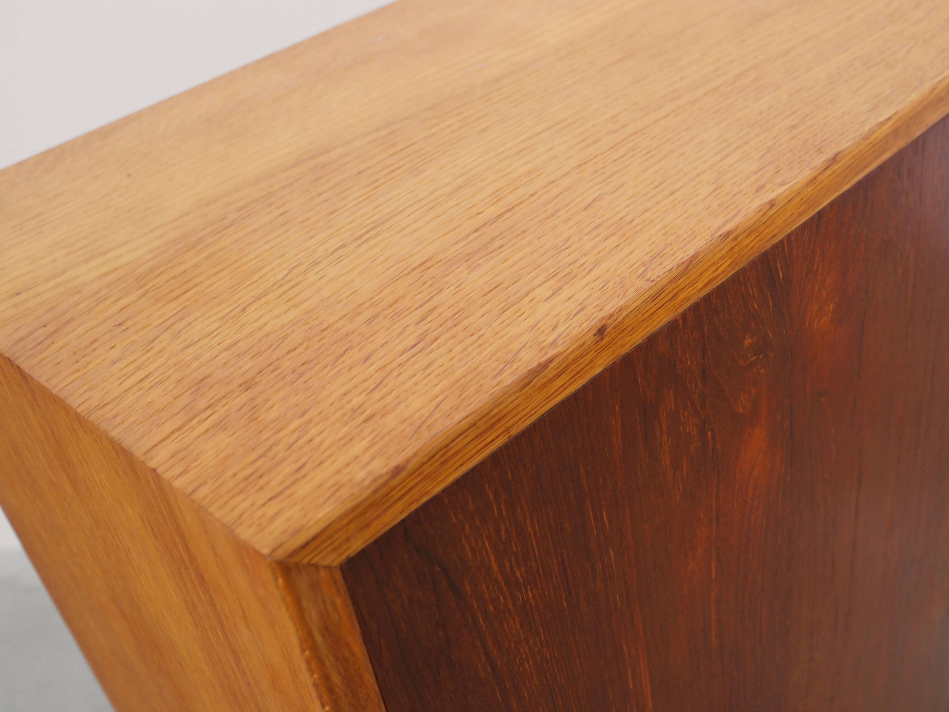 Armoire en chêne, design danois, années 1960, designer : Hans J. Wegner, fabricant : Ry Møbler
