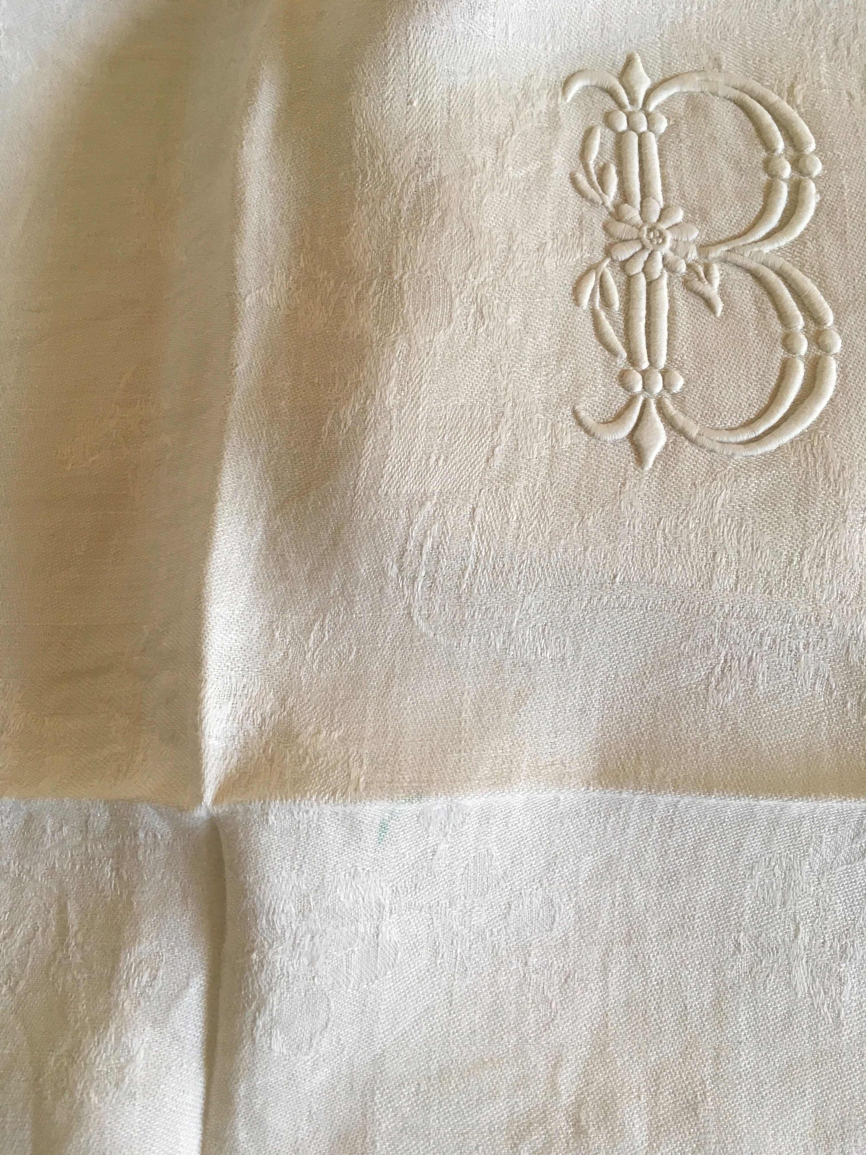 Set de 6 serviettes de lin damassé vers 1900 brodées BC