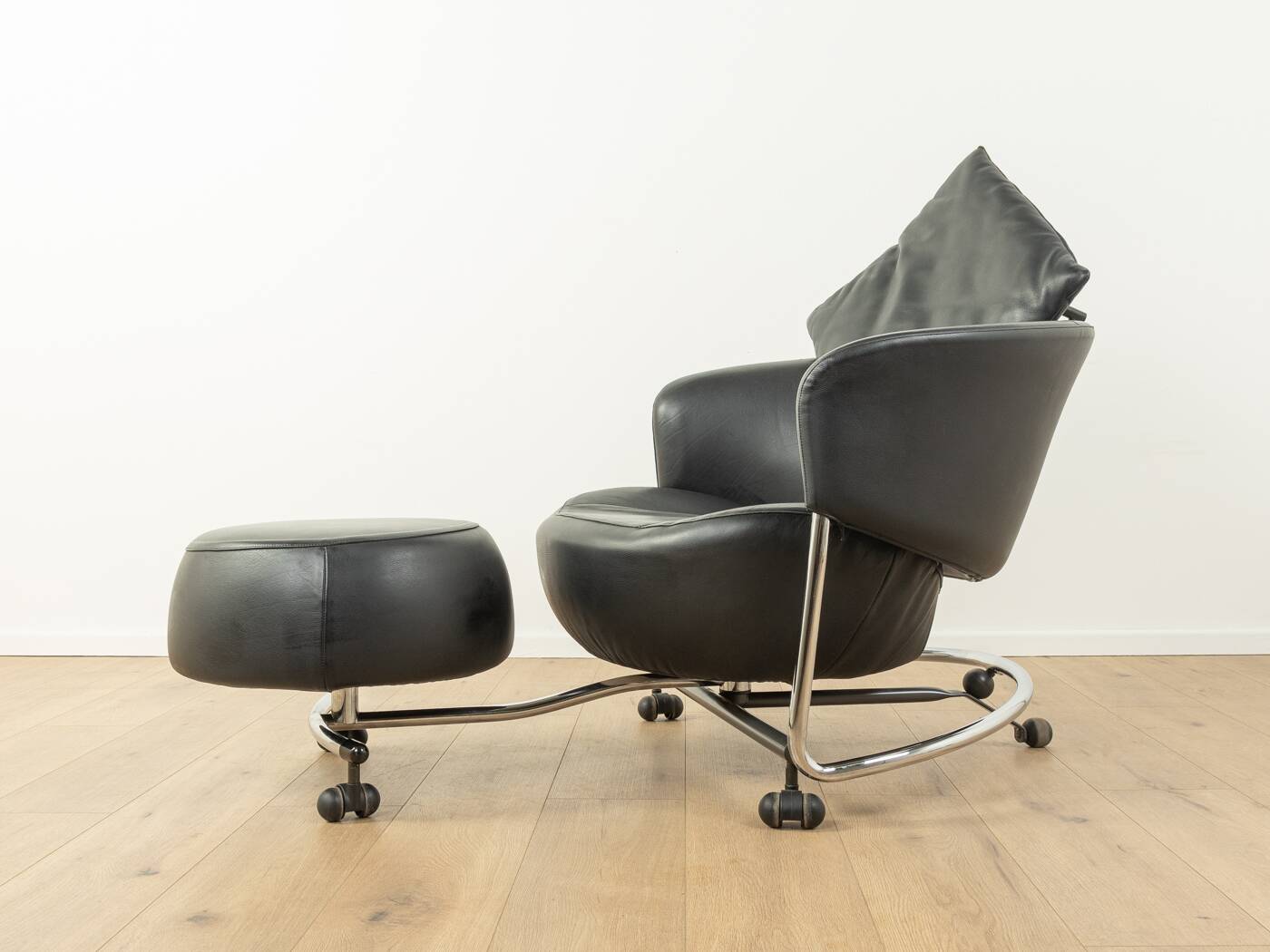 Girotonda armchair & ottoman, Francesco Binfaré, Cassina
