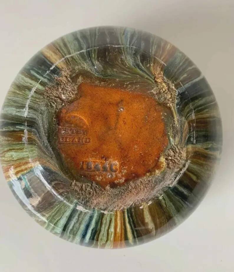 Bretby Art Pottery cup in English glazed ceramic, 20th century