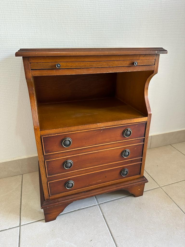 Table de chevet style anglais