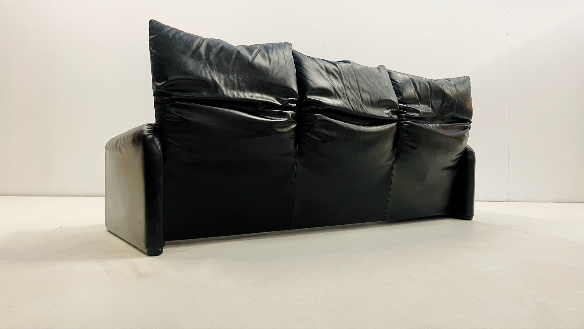 'Maralunga' 3-seater sofa by Vico Magistretti for Cassina