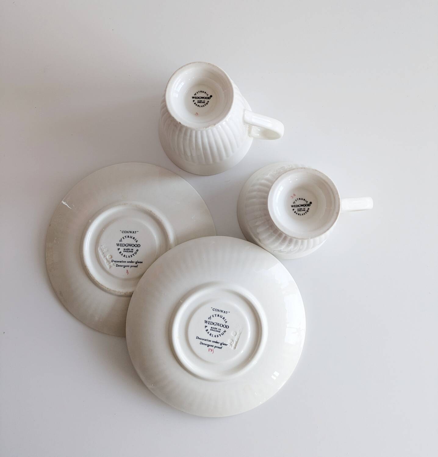 2 vintage '60 Wedgwood mugs. Conway model.