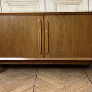 Enfilade à portes à rideaux
