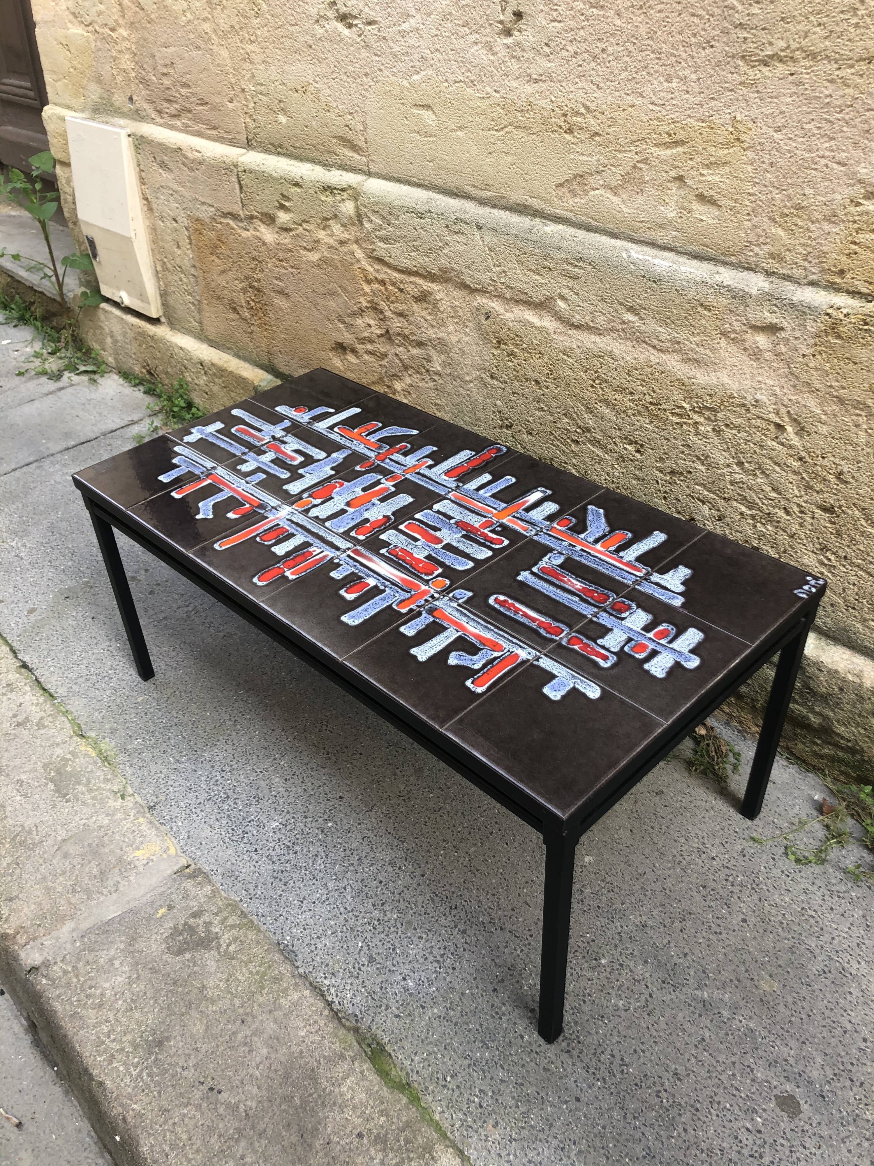 Ceramic coffee table by Adri