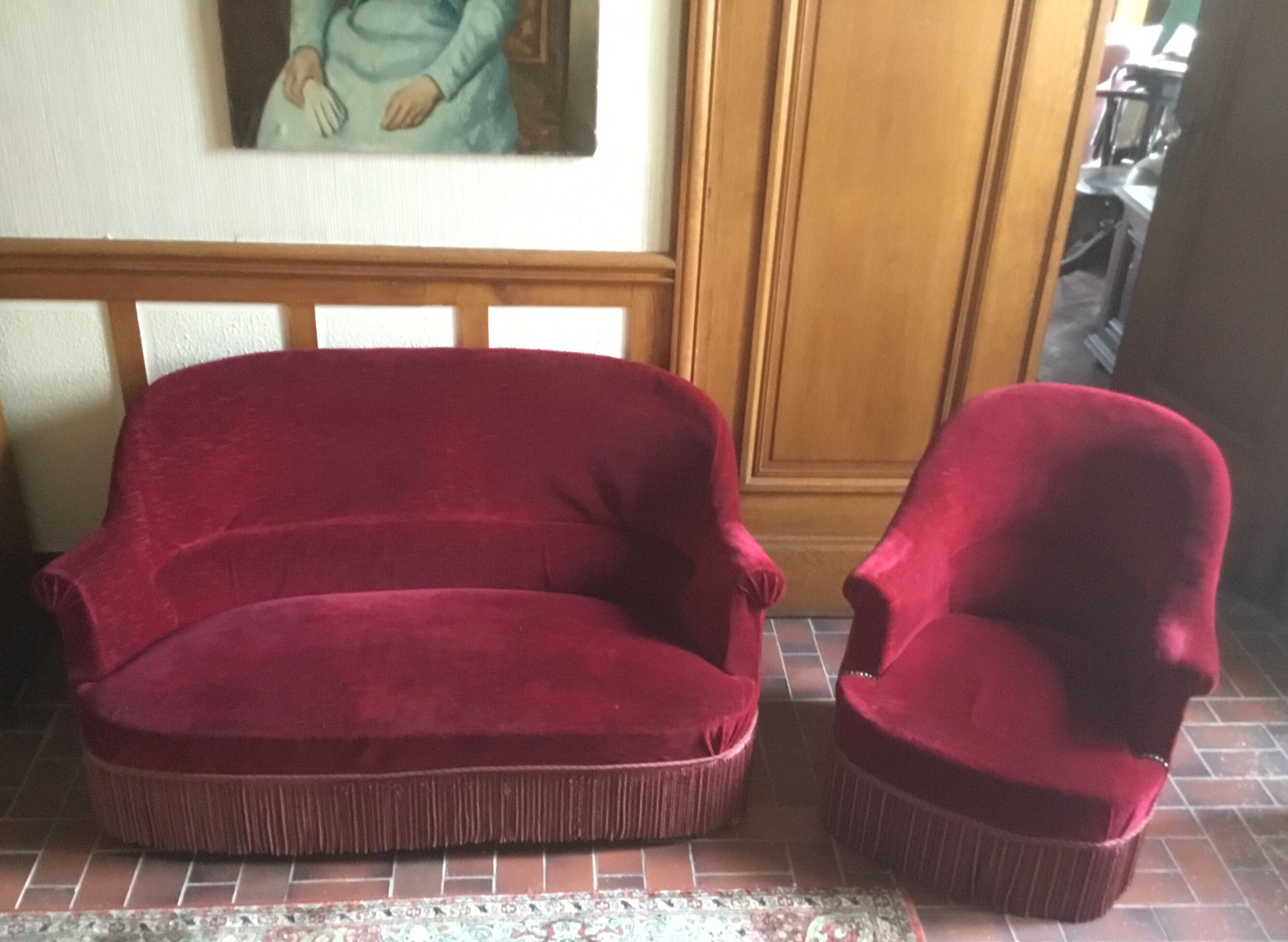 Toad red velvet sofa