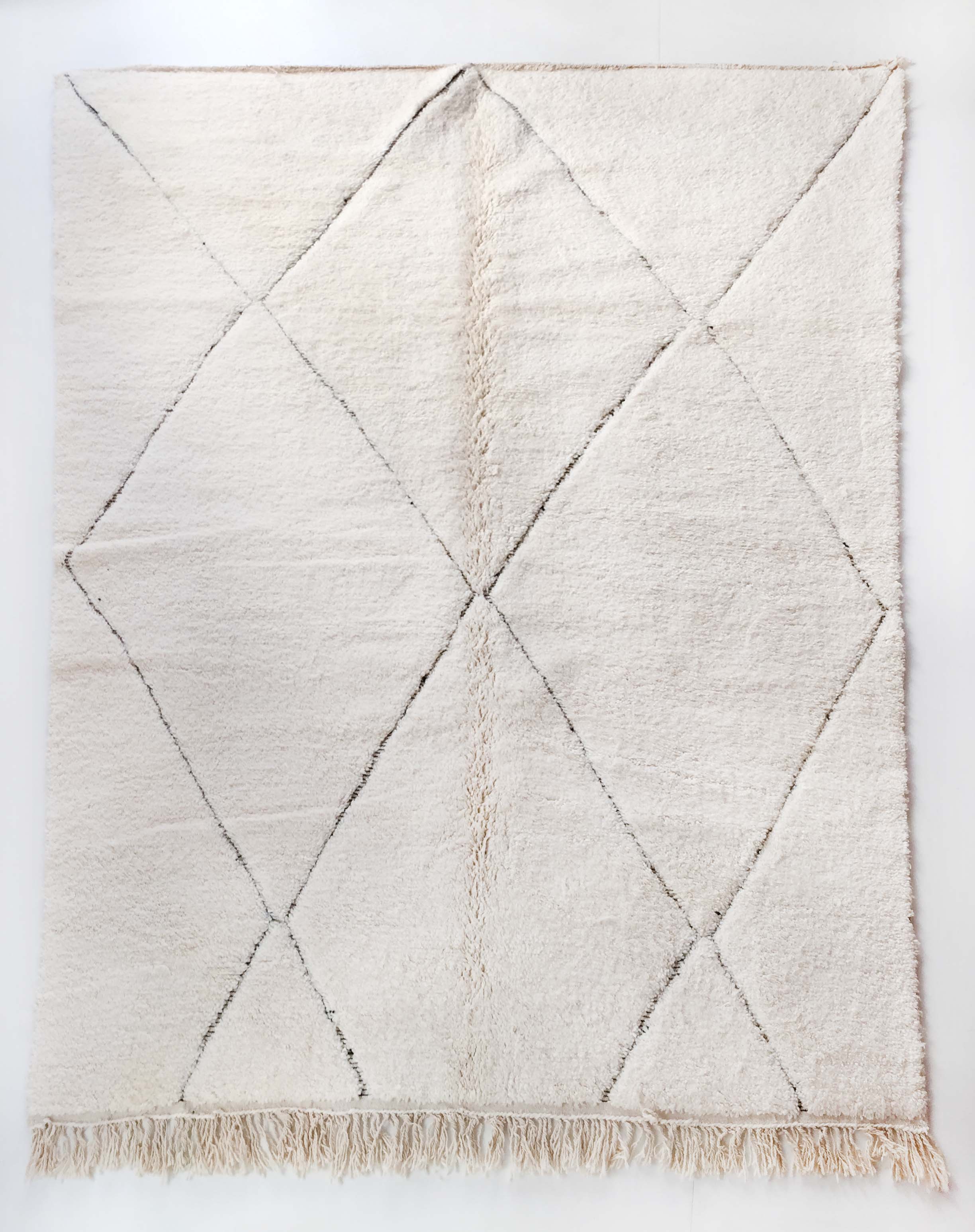 Moroccan Berber carpet Beni Ouarain ecru with black diamonds engraved 293x203cm