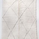 Moroccan Berber carpet Beni Ouarain ecru with black diamonds engraved 293x203cm