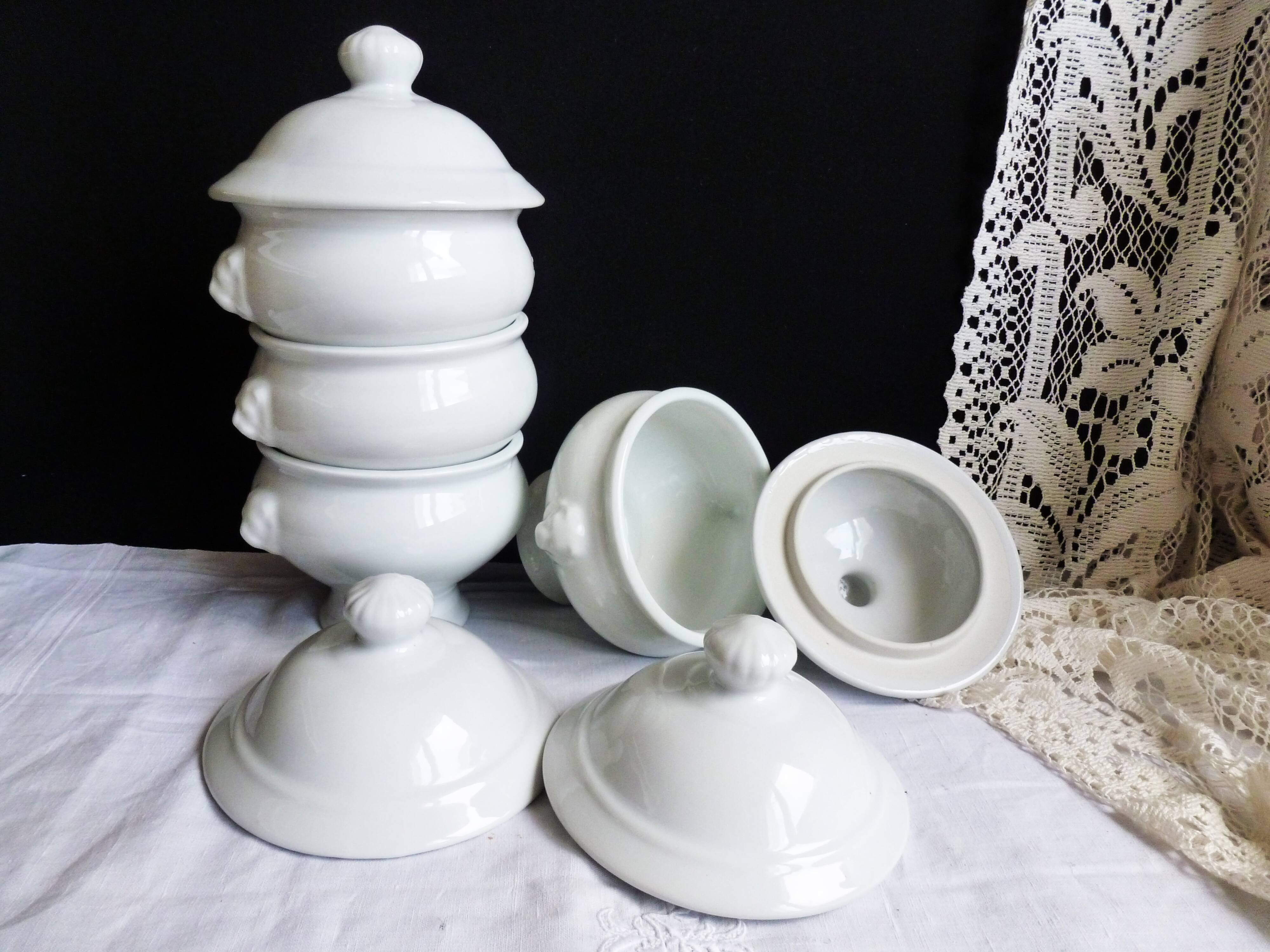 White onion soup bowls with lids, French soup bowls.