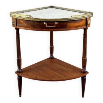 Table d’appoint d’angle de style Louis XVI, XIXe siècle