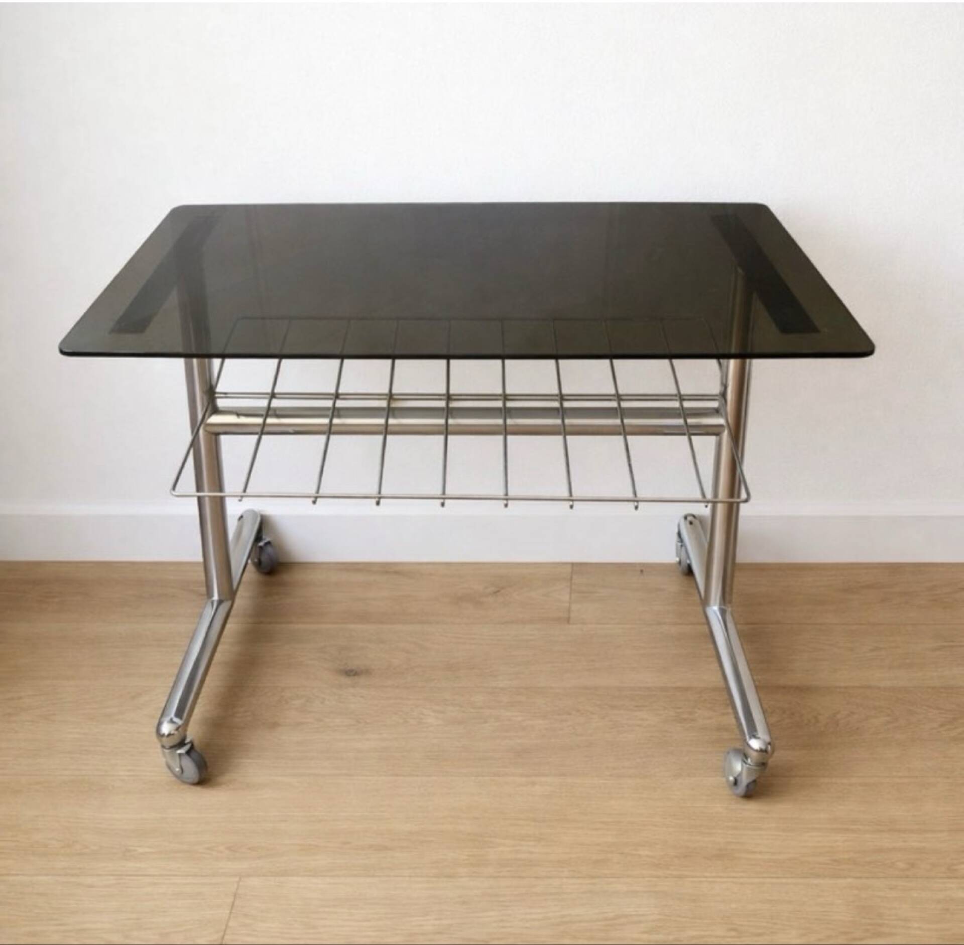 Vintage furniture on wheels in chrome and smoked glass – 70s/80s
