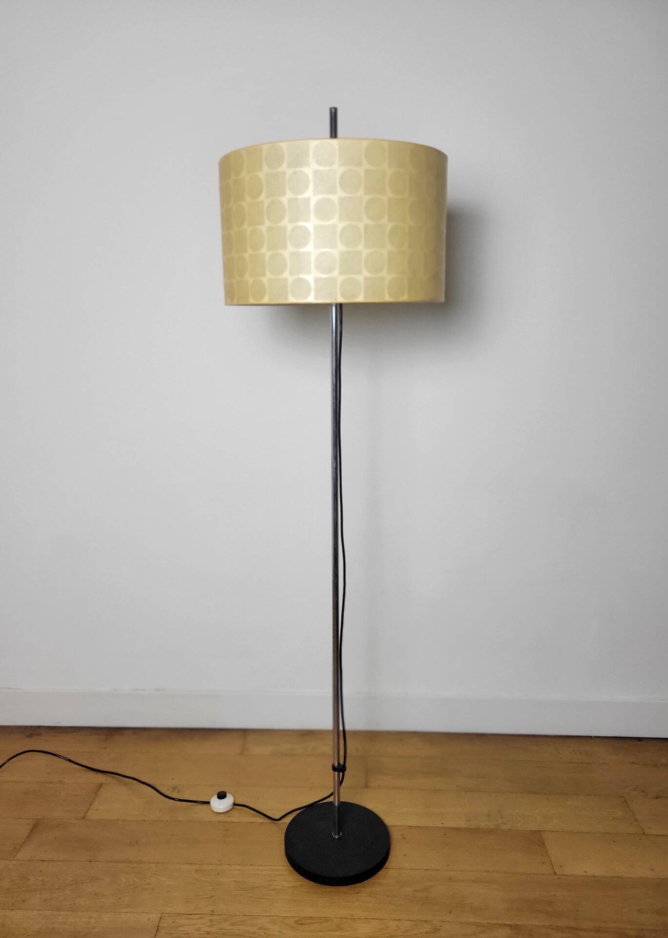 Lampadaire vintage Cocoon par Goldkant