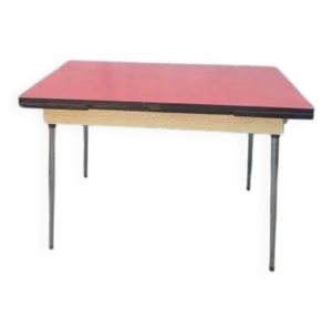 Table en formica rouge