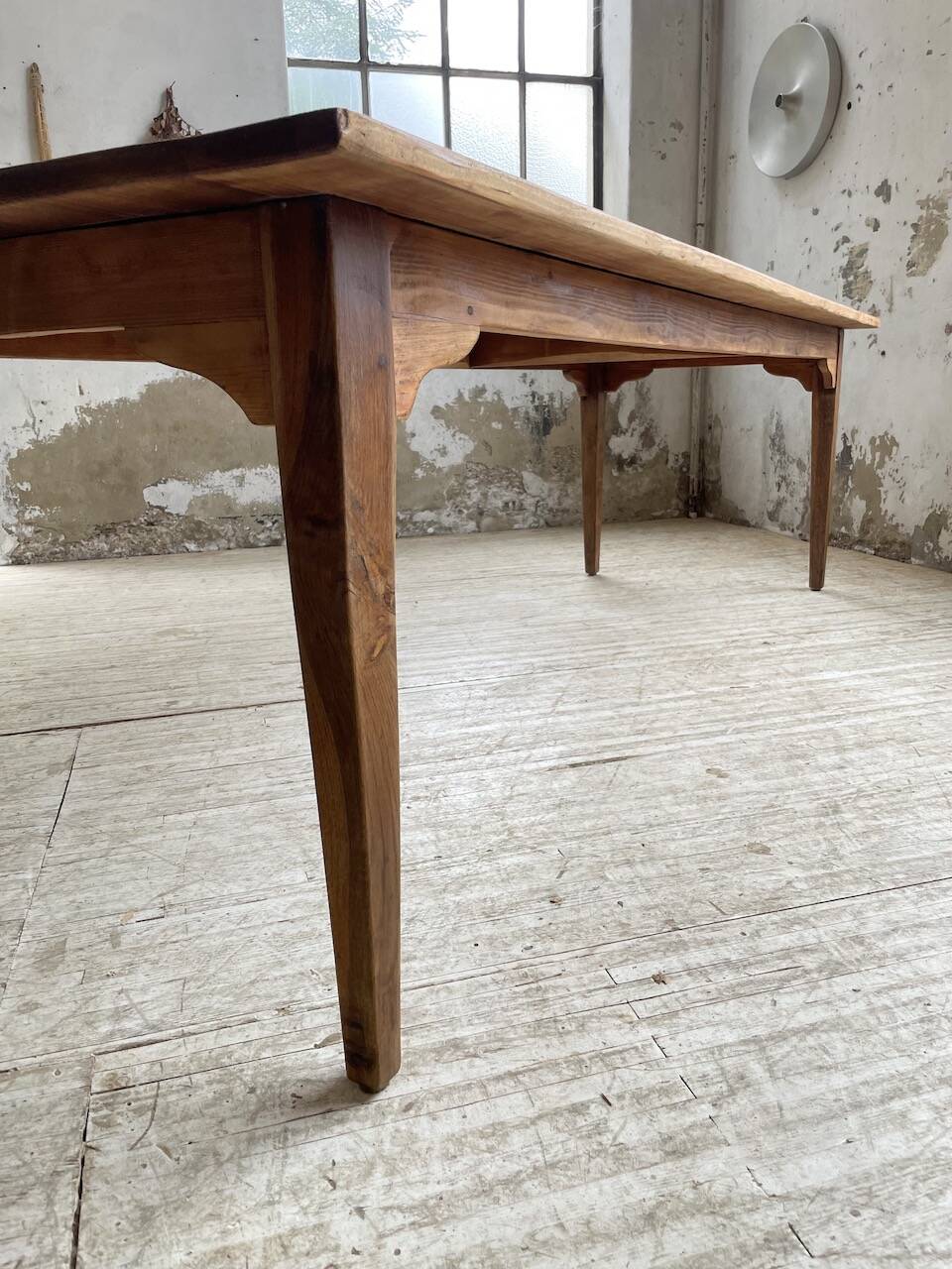 Farmhouse table with spindle legs 2.50m