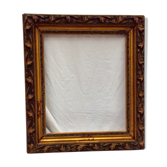 Cadre ancien en bois sculpté dimension : hauteur -62,5cm- largeur -54,5cm- profondeur -6cm-