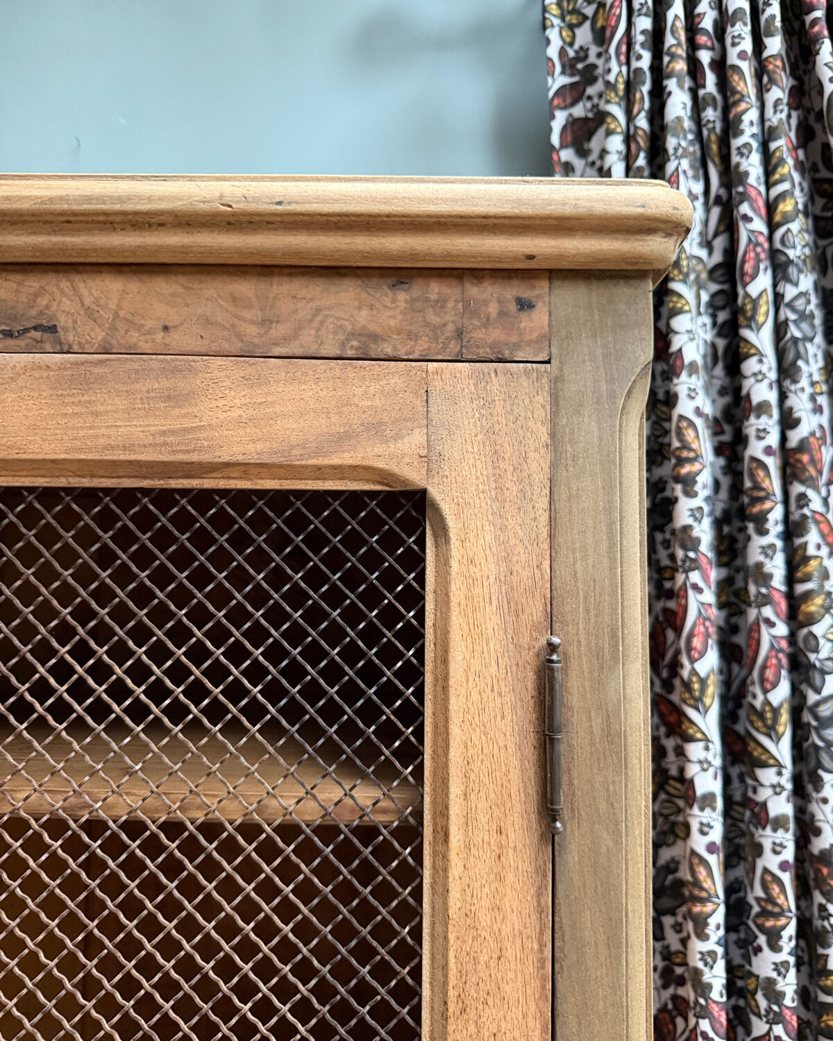 Old library with grilles (renovated)