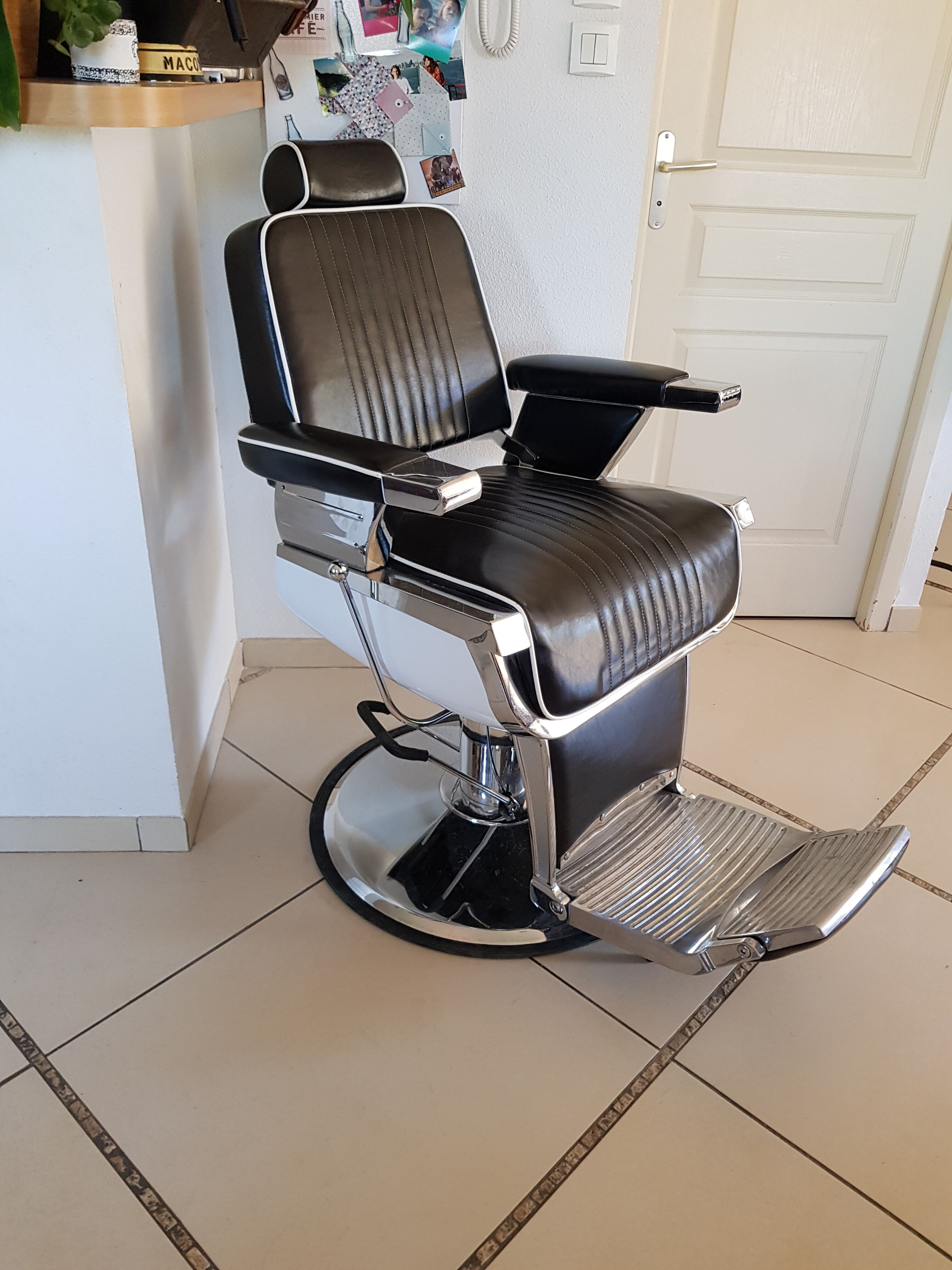 Barber's chair