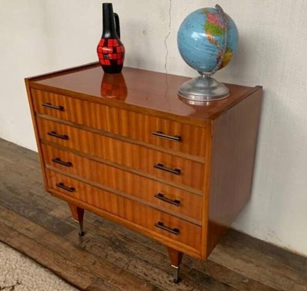 Commode vintage à 4 tiroirs poignées bakélite pieds fuseau année 1960