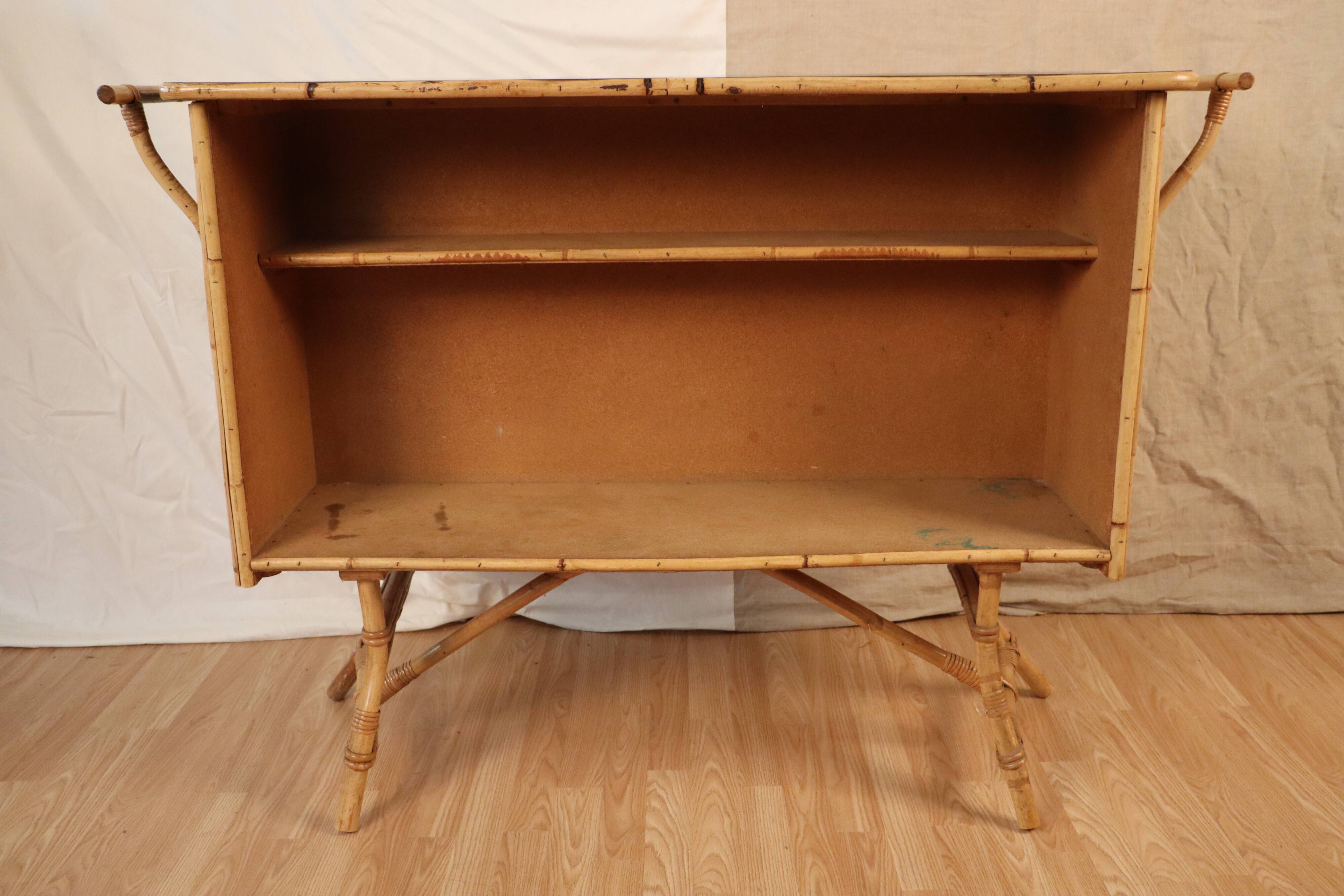 Rattan bar and Bamboo