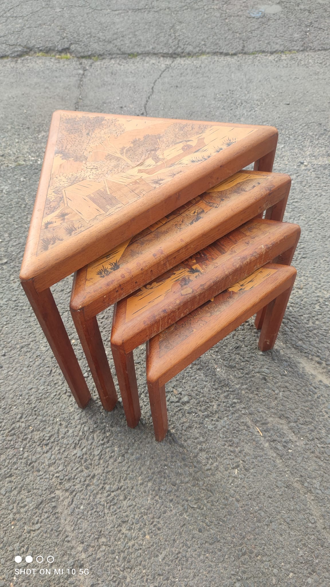 4 nesting tables in solid rosewood and Asian marquetry