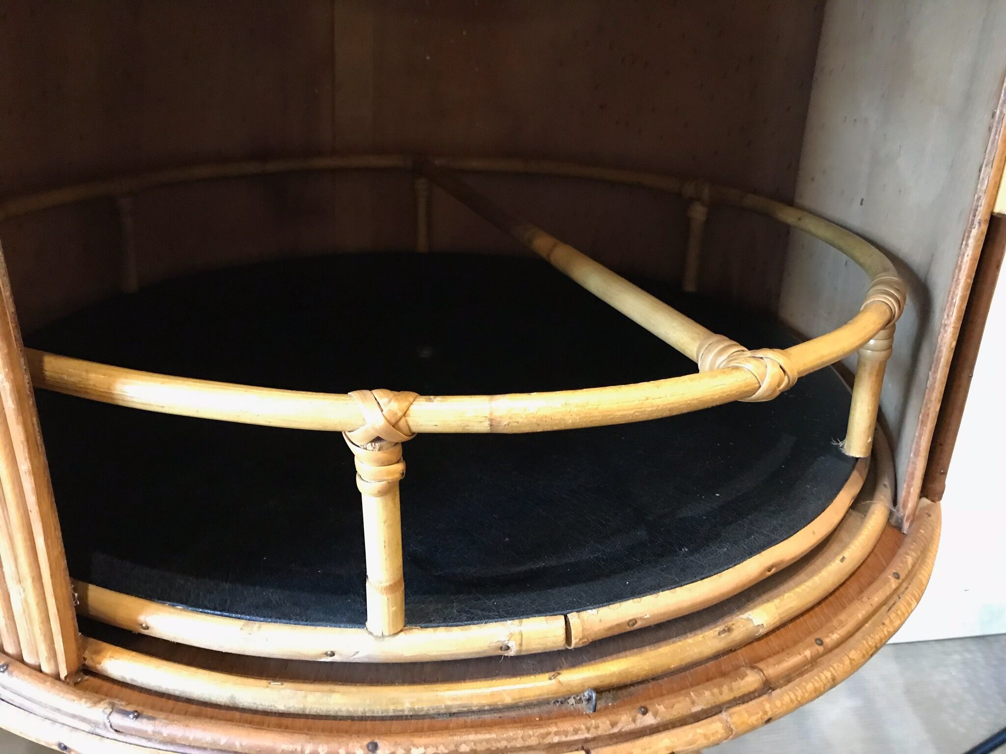 Vintage rattan bar
