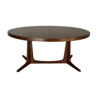 Extendable oval elm table with Baumann extensions