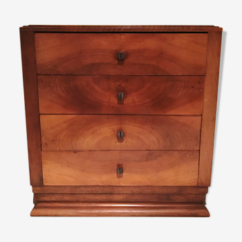 Chest of drawers in walnut