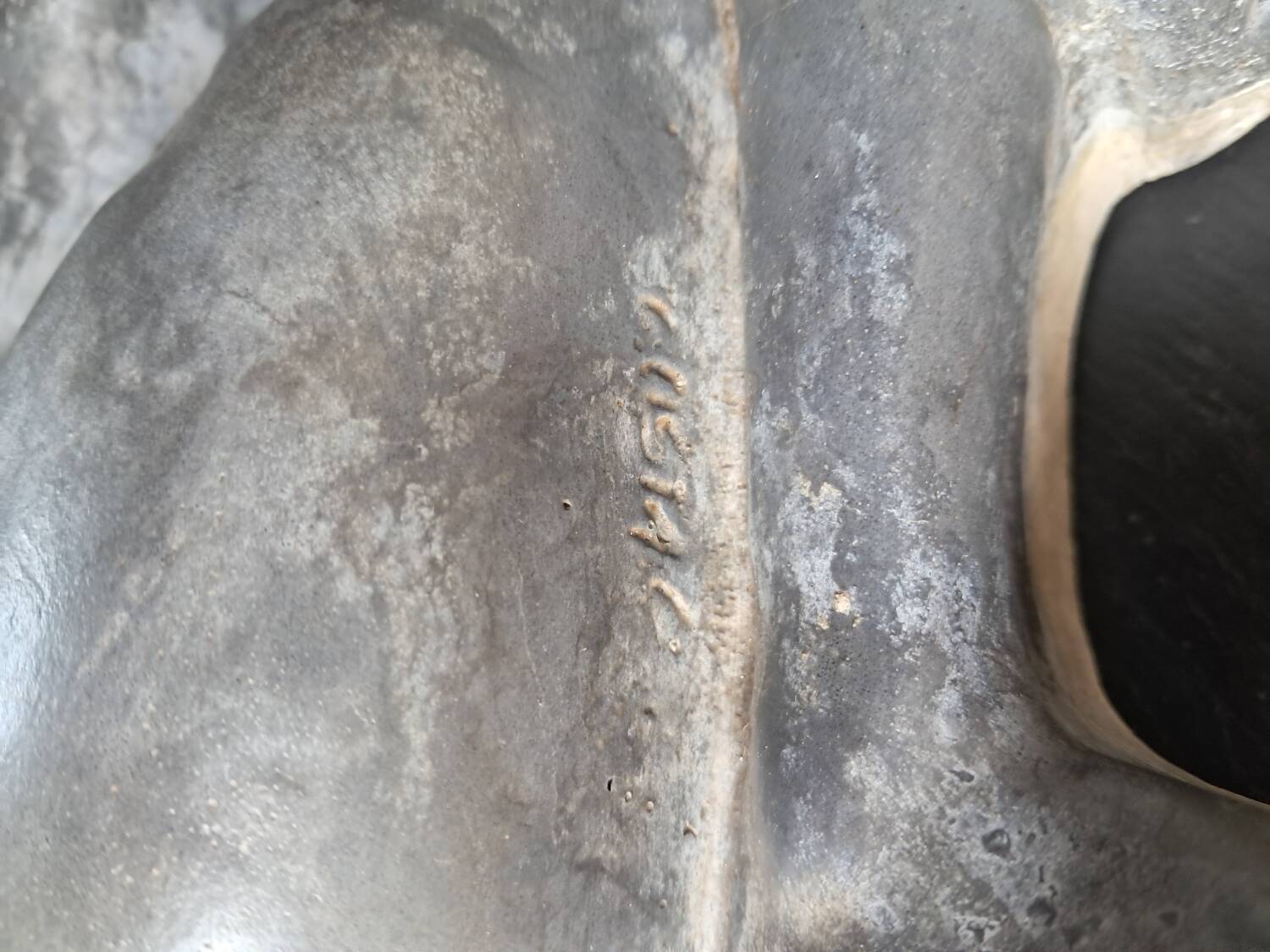 Sculpture of a woman, curiosity