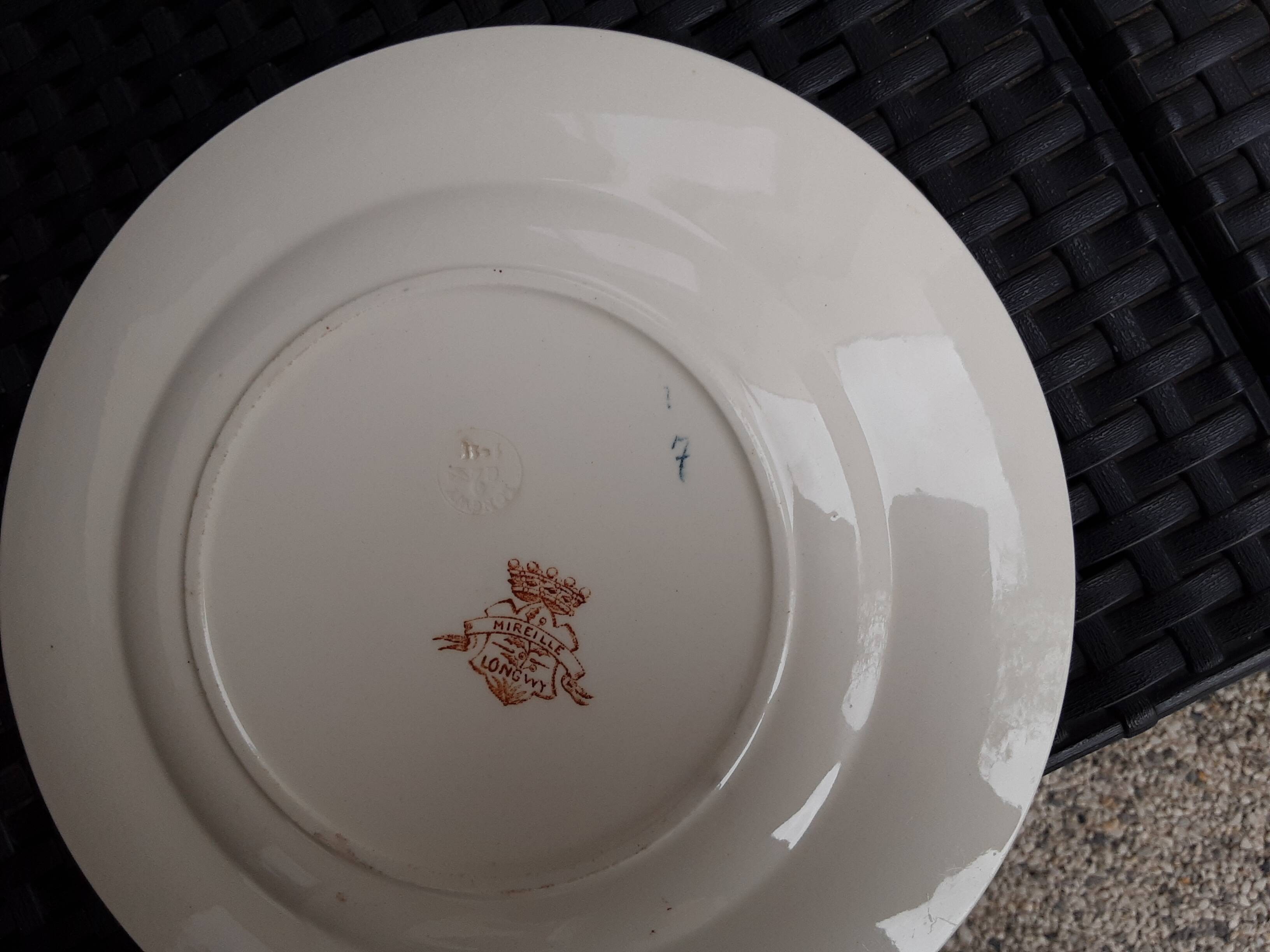 Set of 6 vintage flat plates, 23 cm, Longwy brand, Mireille pattern.