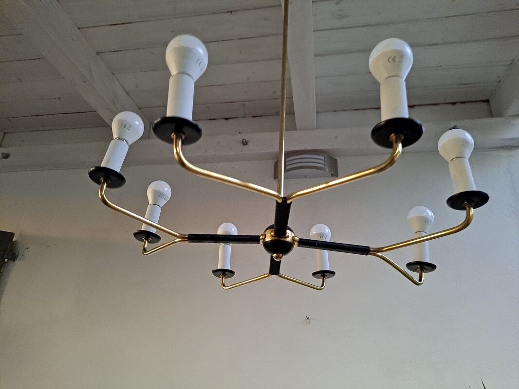 Mid century Italian Brass Chandelier (Attributed to Stilnovo) with 8 Arms Italy.