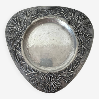 Dish, empty pocket in embossed pewter with blueberry decoration