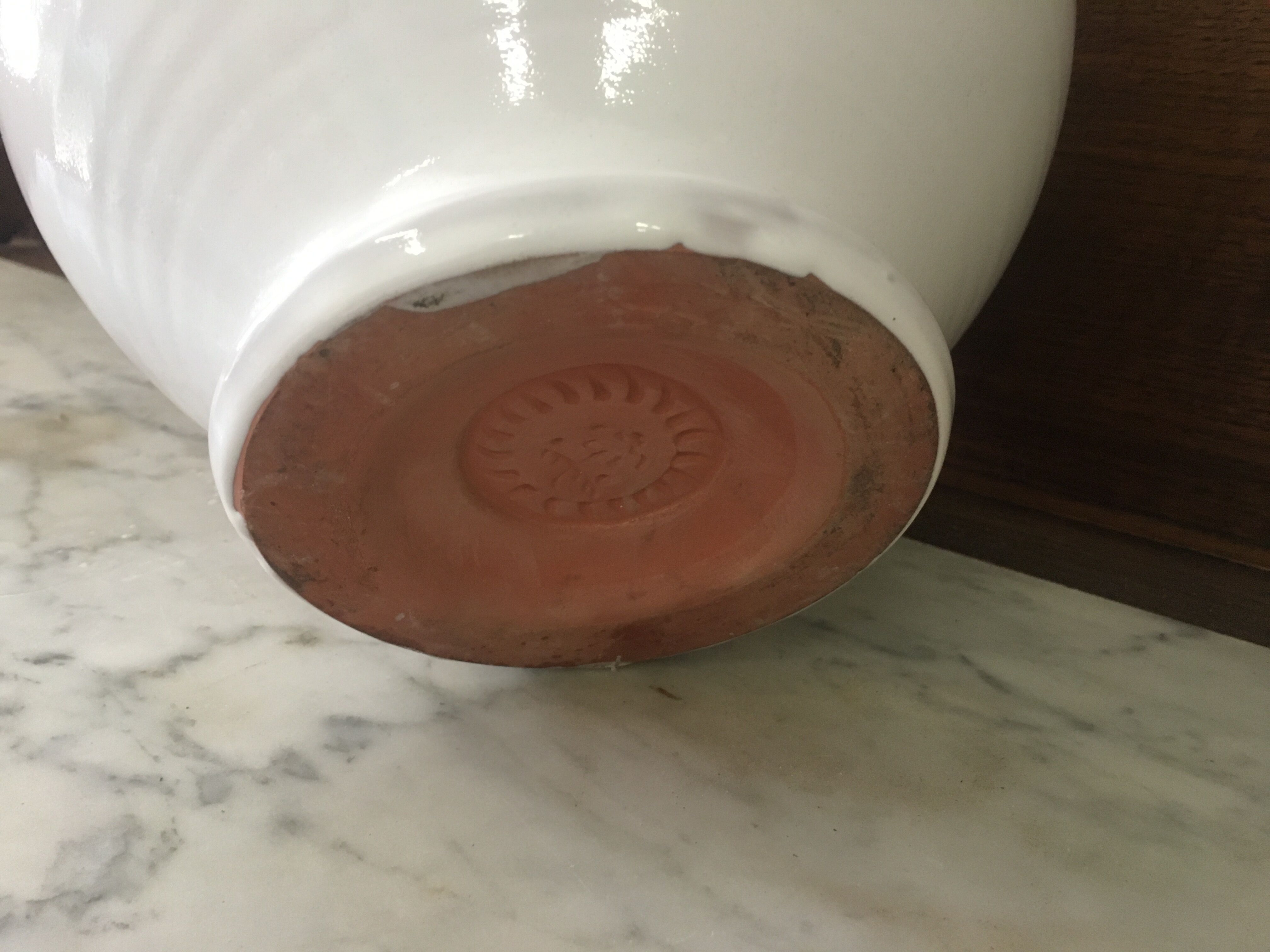 Vase spades flowers in white earthenware