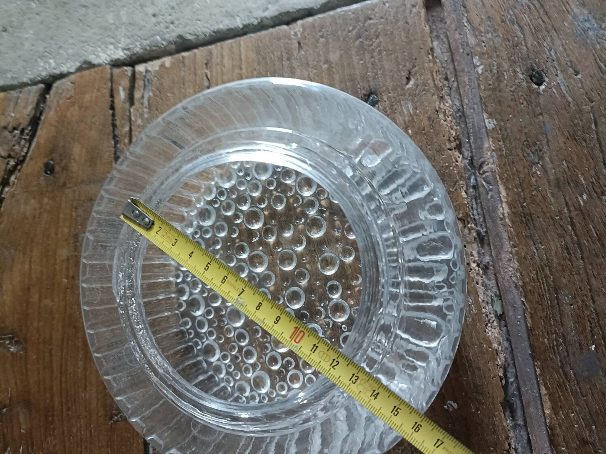 Plafonnier, applique en verre pressé, 1970