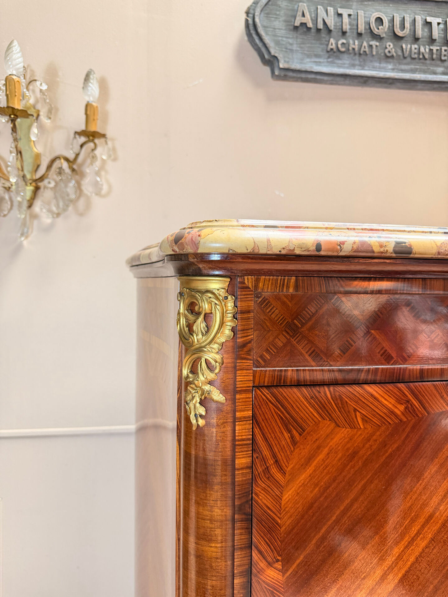 LOWER CABINET IN LOUIS XV STYLE MARQUETRY
