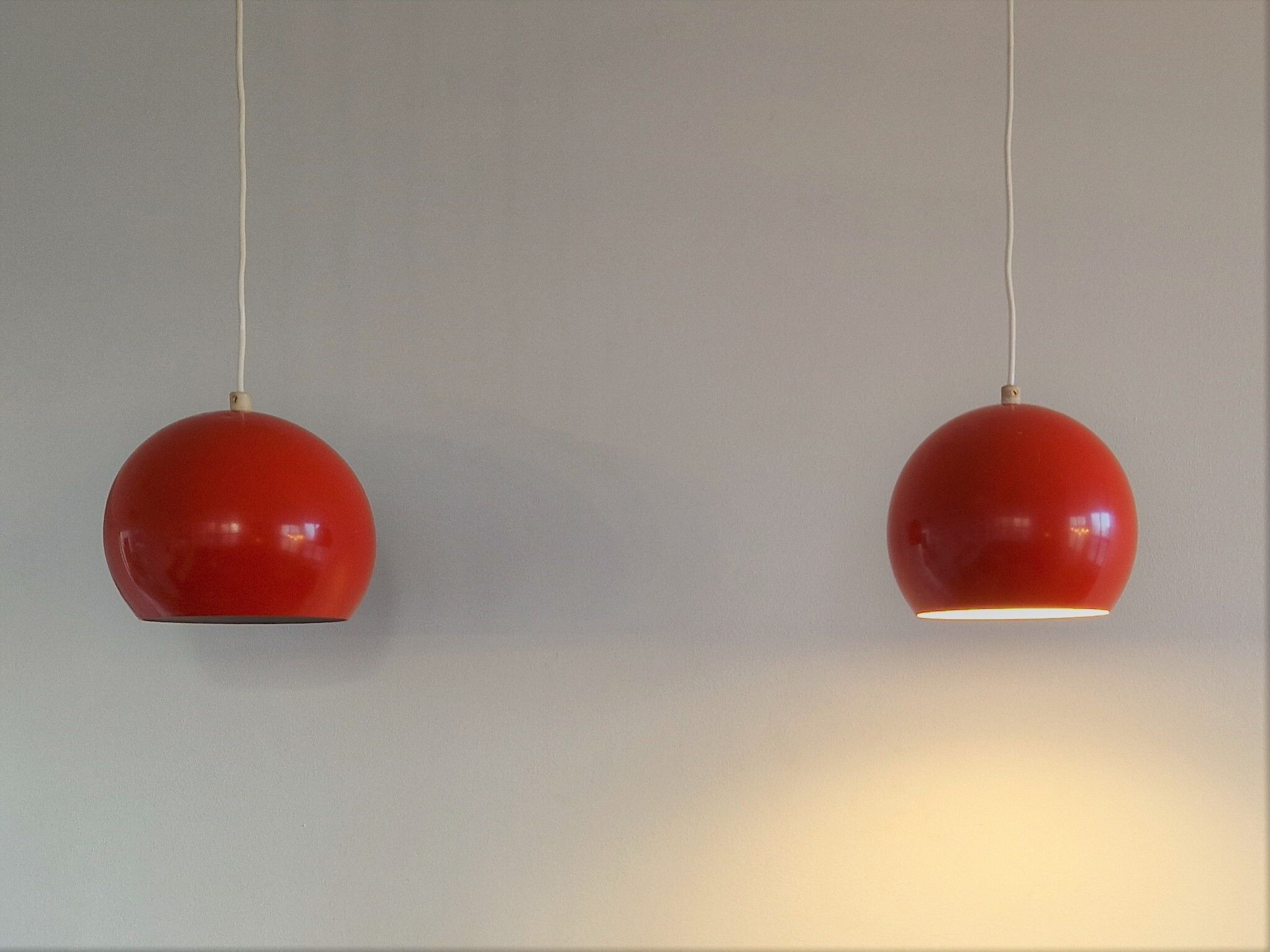 Lot de 2 suspensions en métal rouge, Danemark 1960's