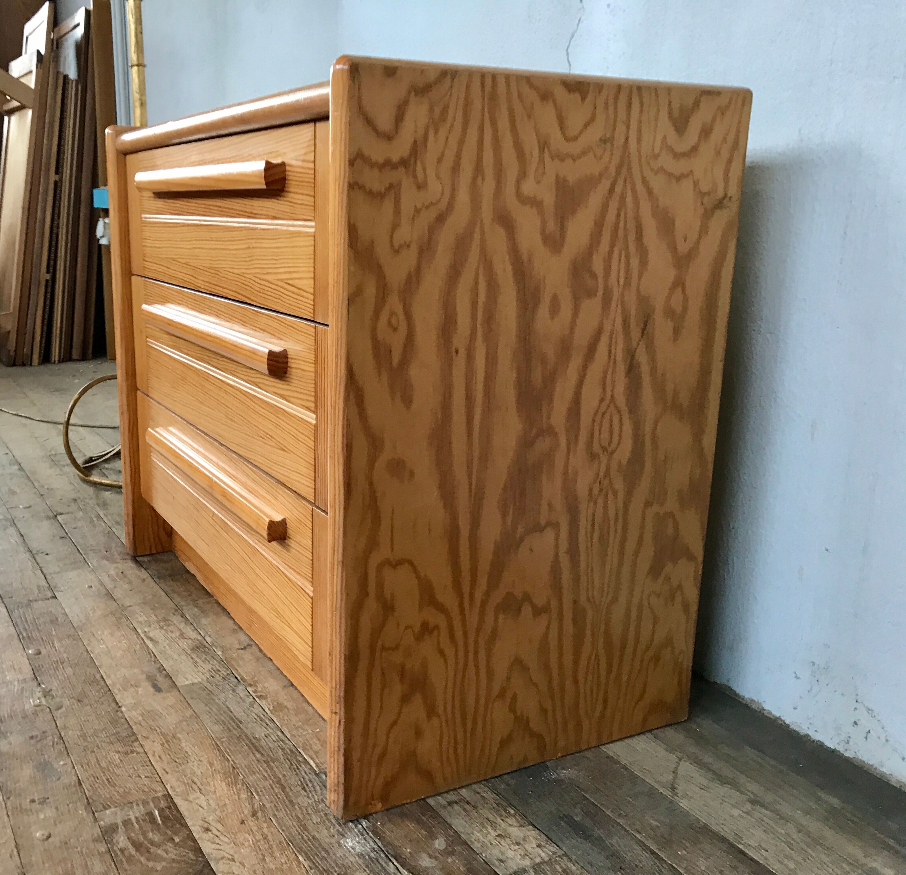 Gautier dresser 1970