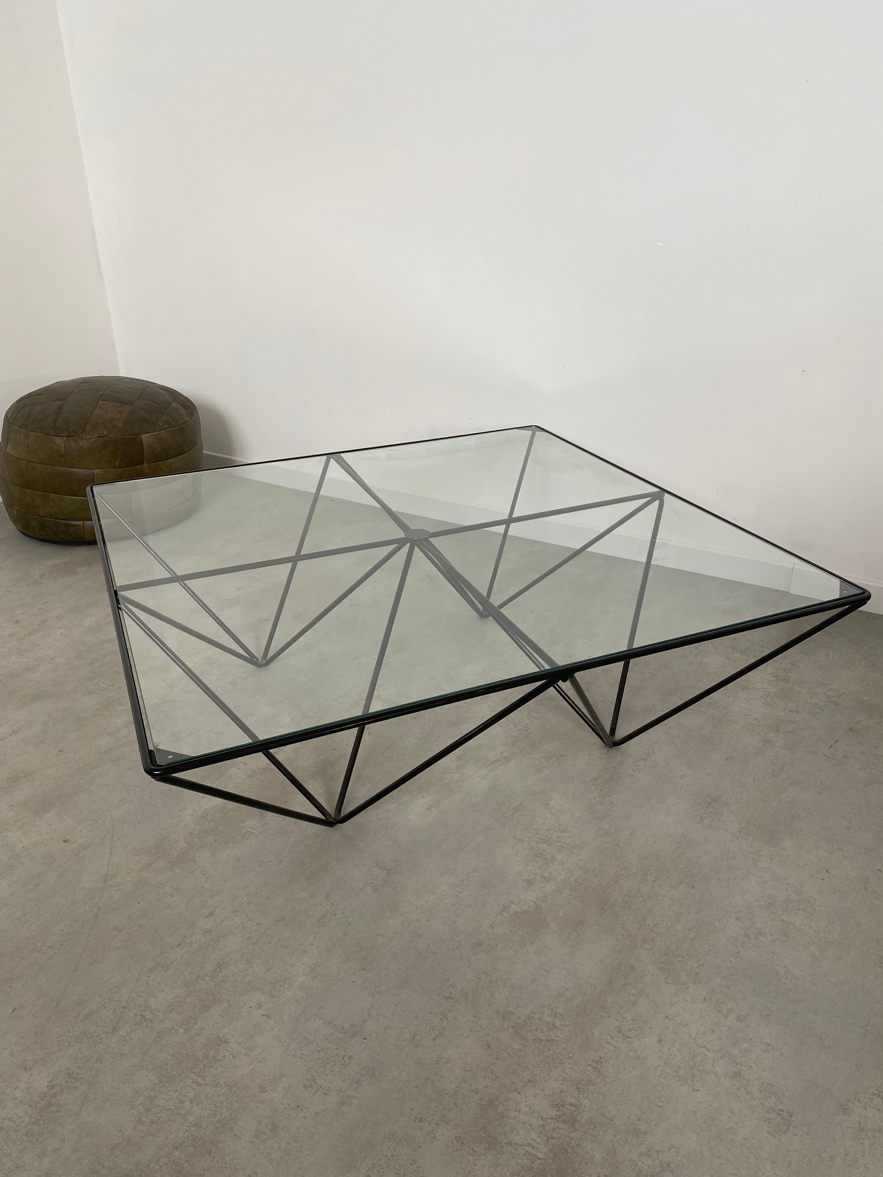 Coffee table Italian design year 80 metal and geometric glass