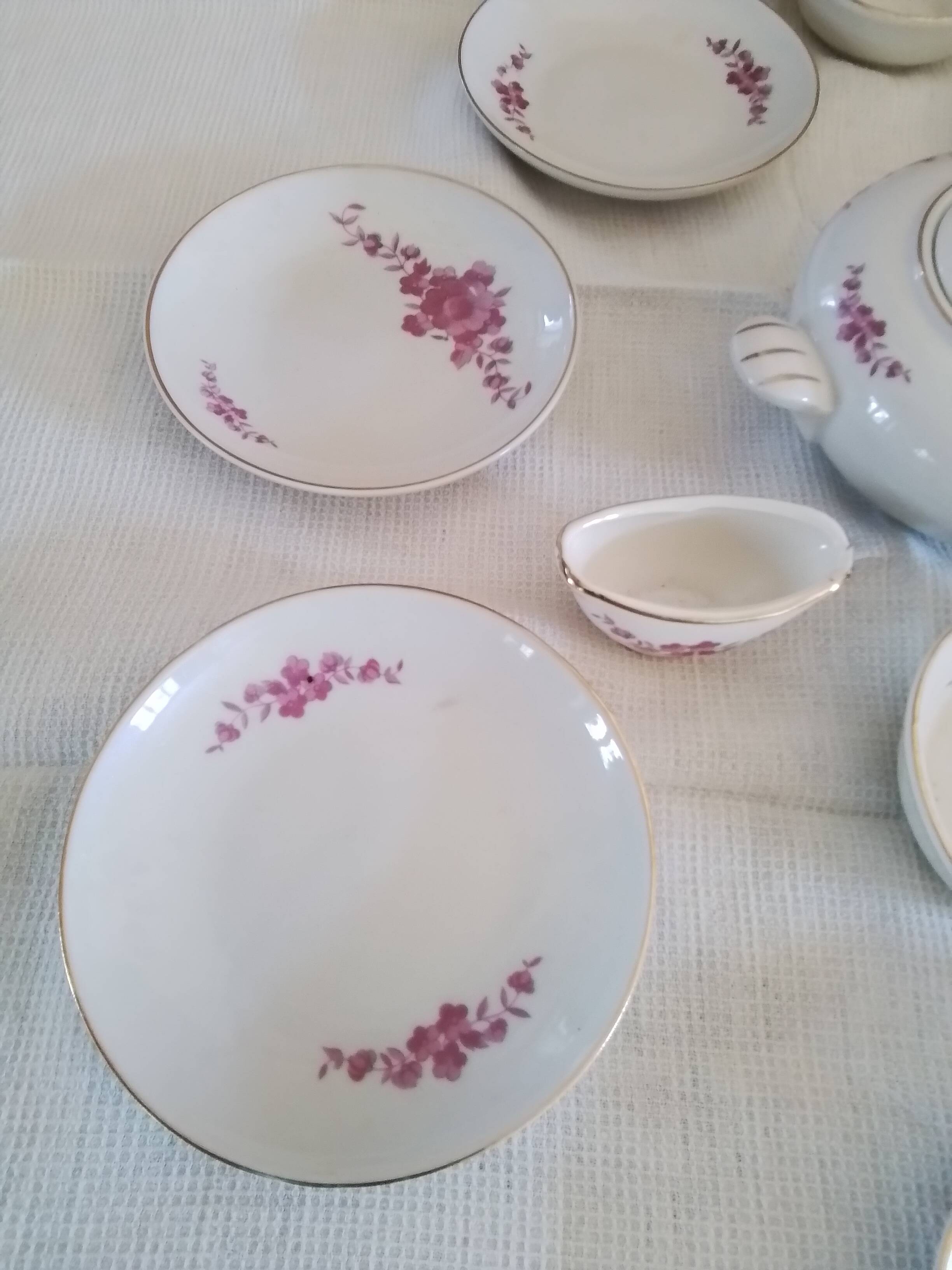 Antique porcelain dinette