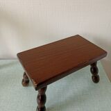 Hand-turned twisted footrests.