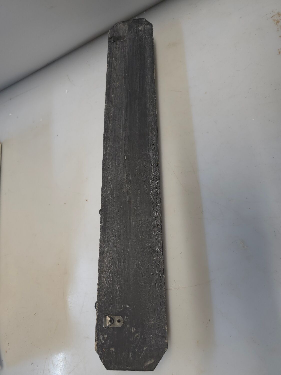 Wall-mounted coat rack with 4 hooks