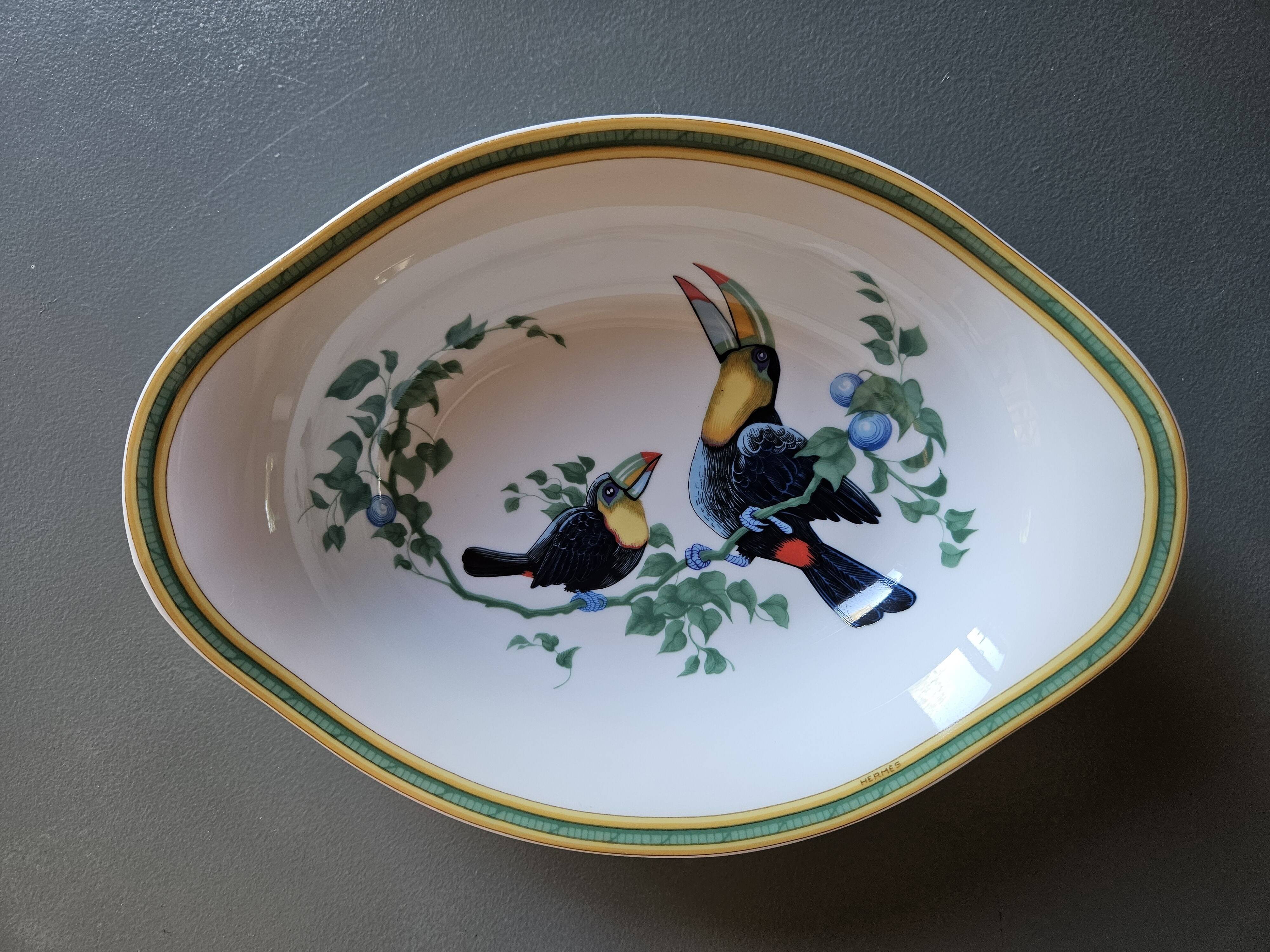 Petit plat de sercice Hermès "Toucans"