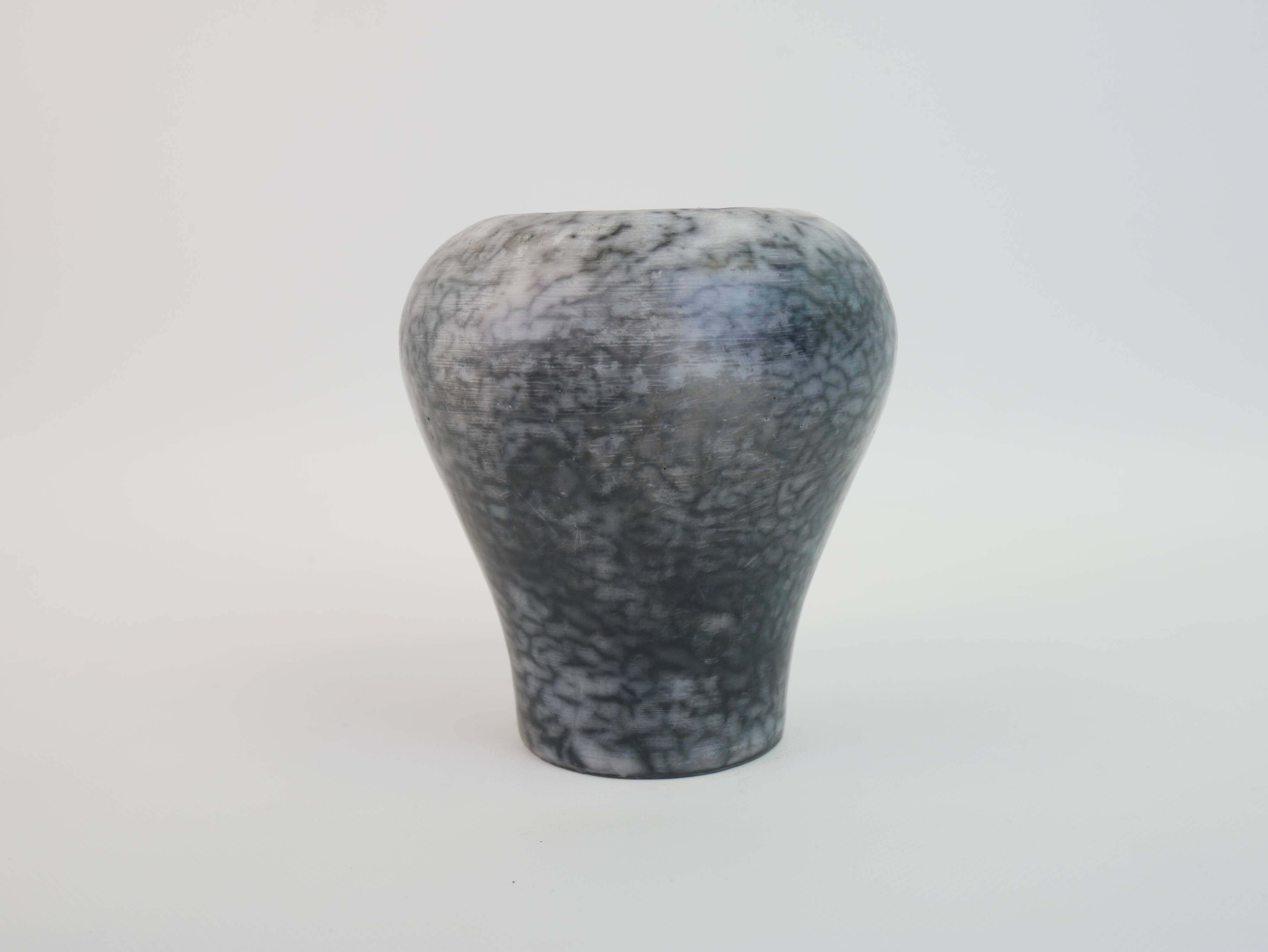 Vase en céramique gris et blanc